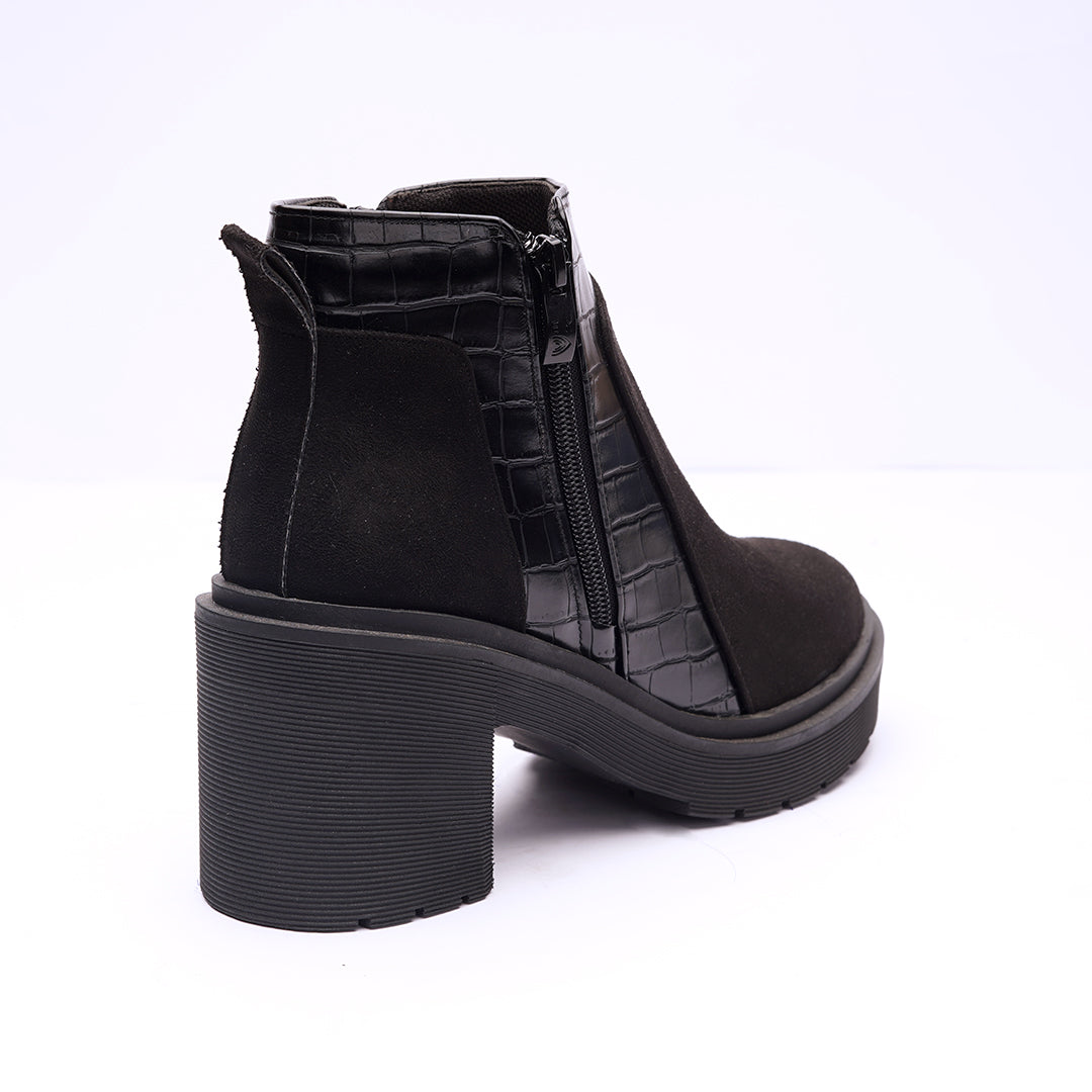 Sude Heels Boots With Side Zipper - Black