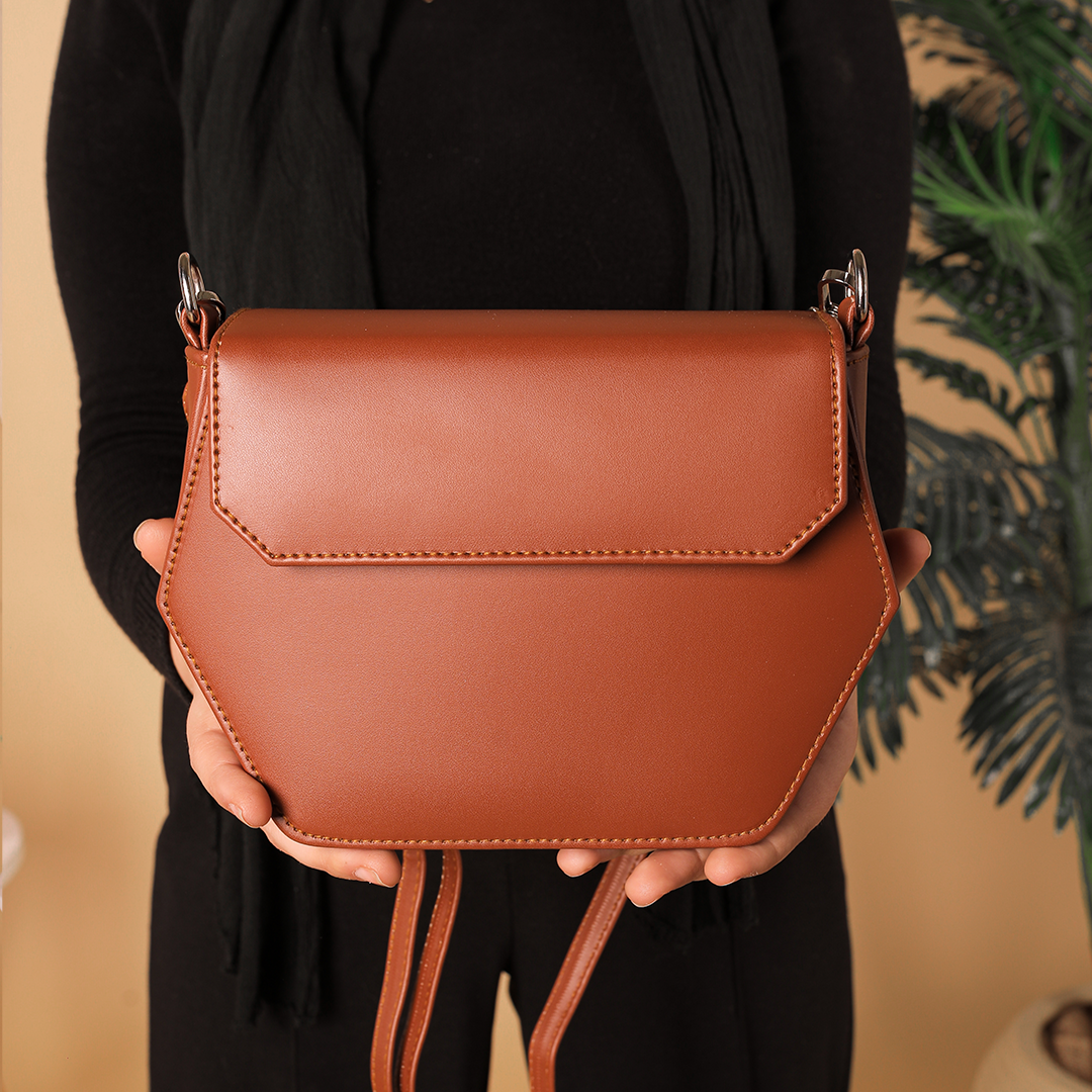 Hexa shaped plain leather cross bag - Havan