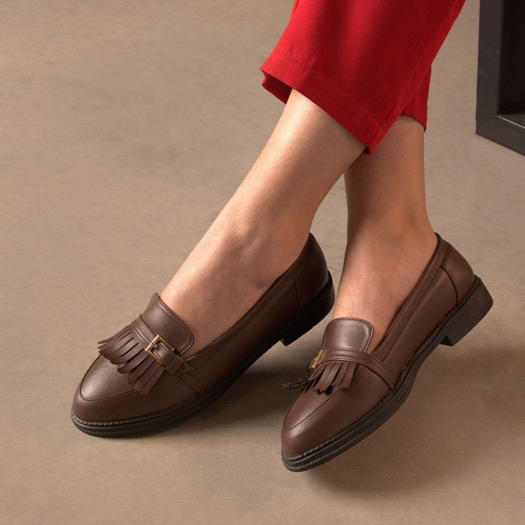 Bright Loafers with Fringe Detail - Brown