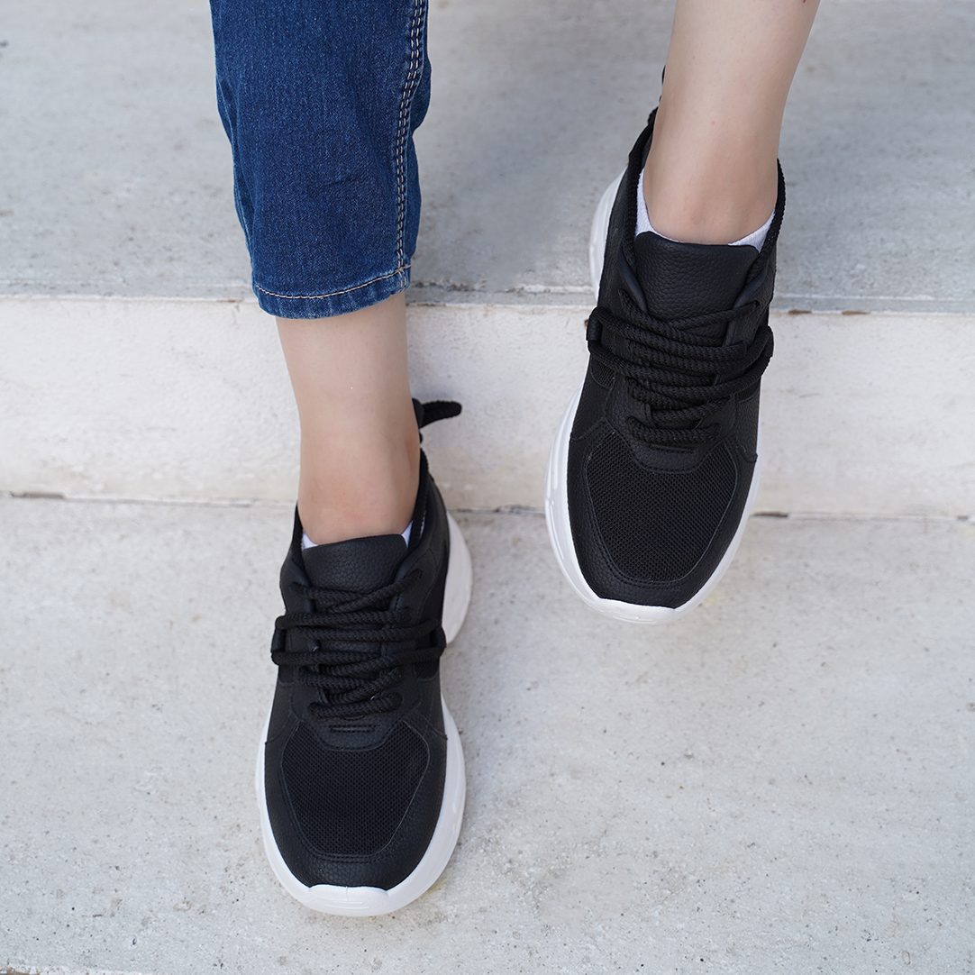 Sprint Walk | Lace up Sneakers - Black