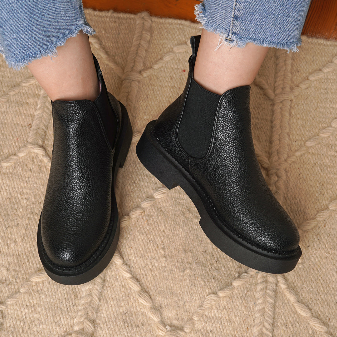 Leather Chelsea Half Boots With Elastic - Black
