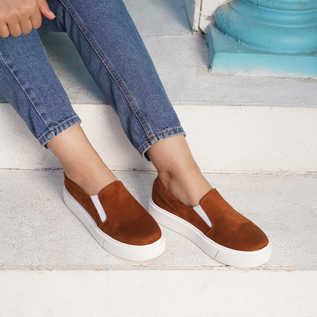 Curtas | Dreamz Slip On Sneakers - Camel