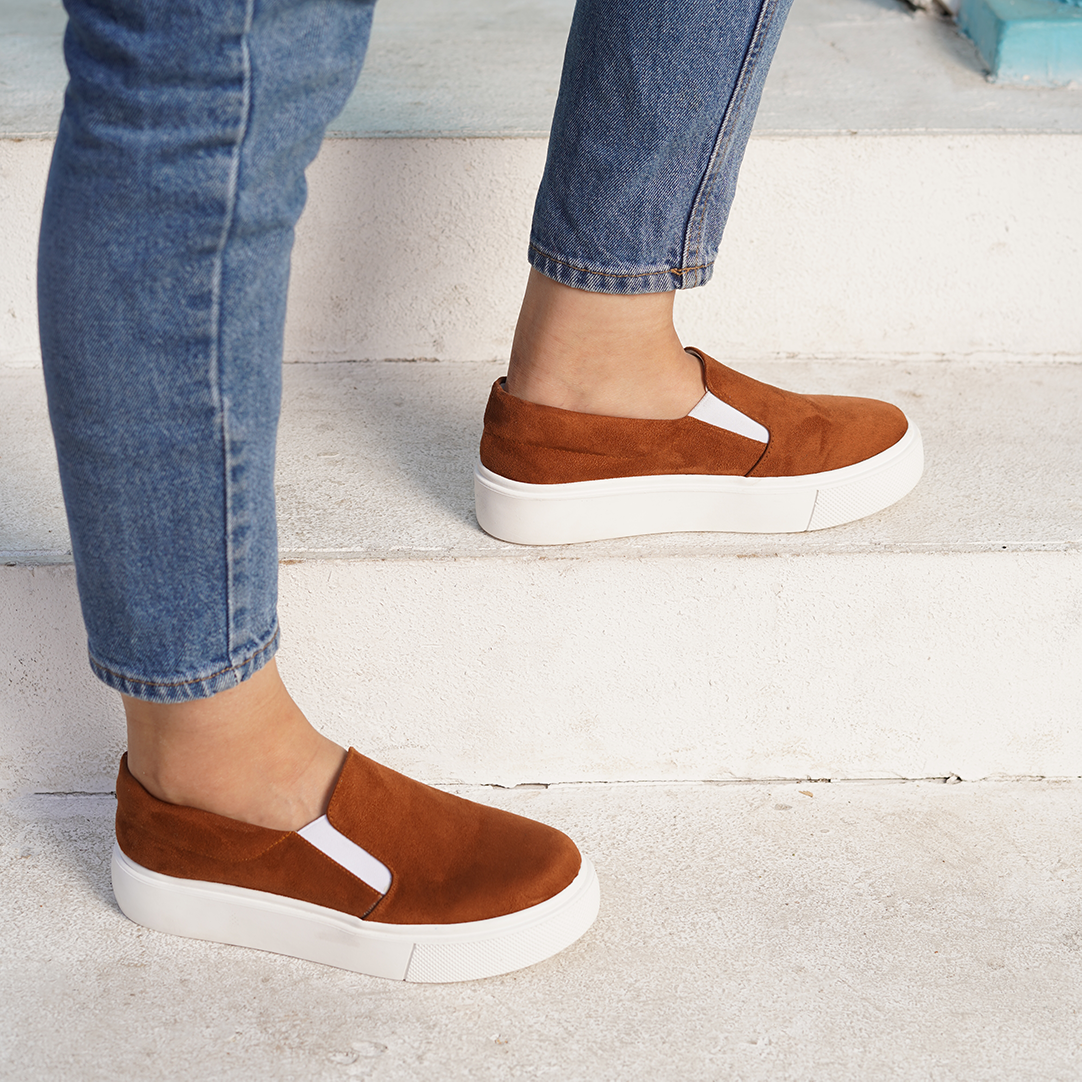 Curtas | Dreamz Slip On Sneakers - Camel