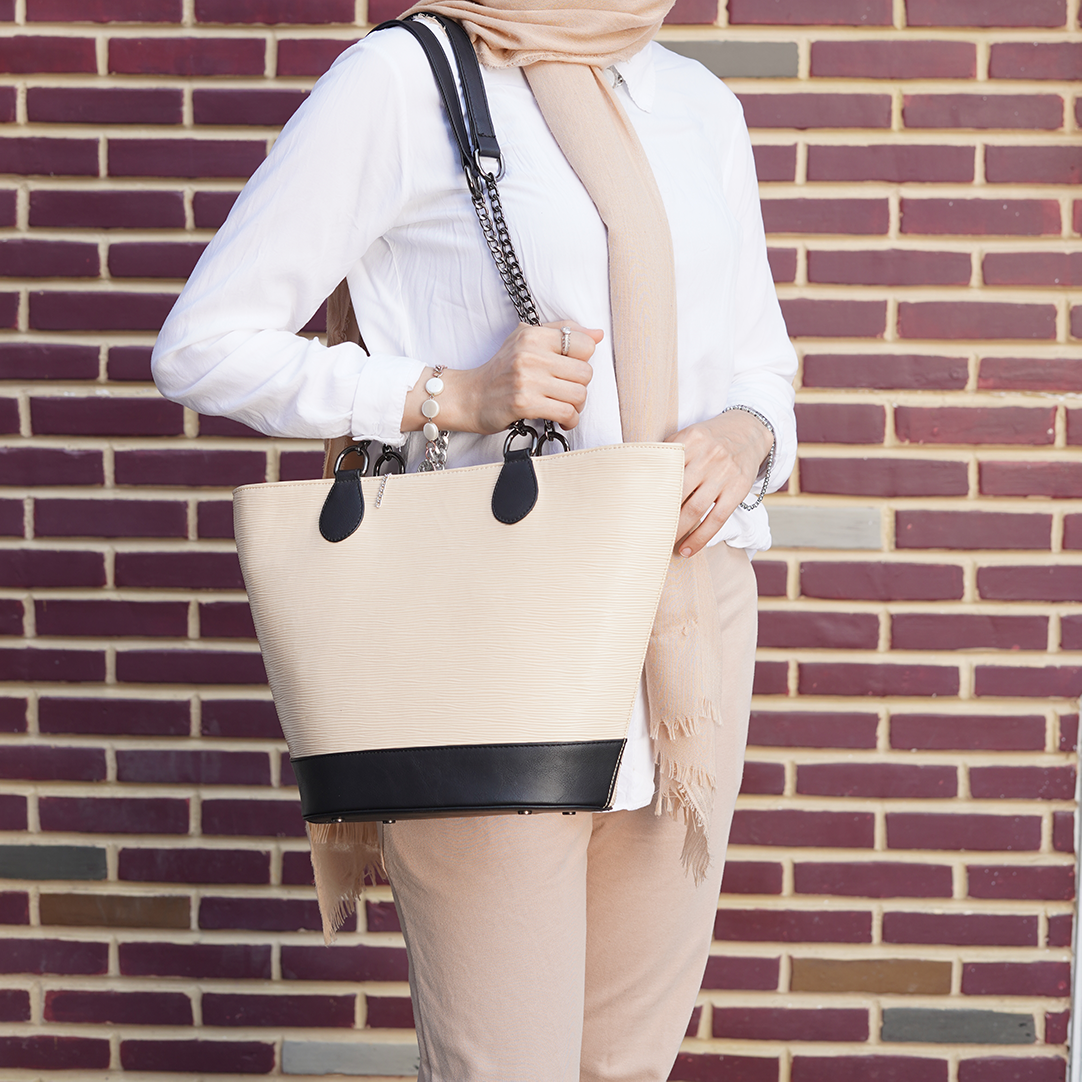 Tutote | Unique Texture Tote Bag With Chain - Beige