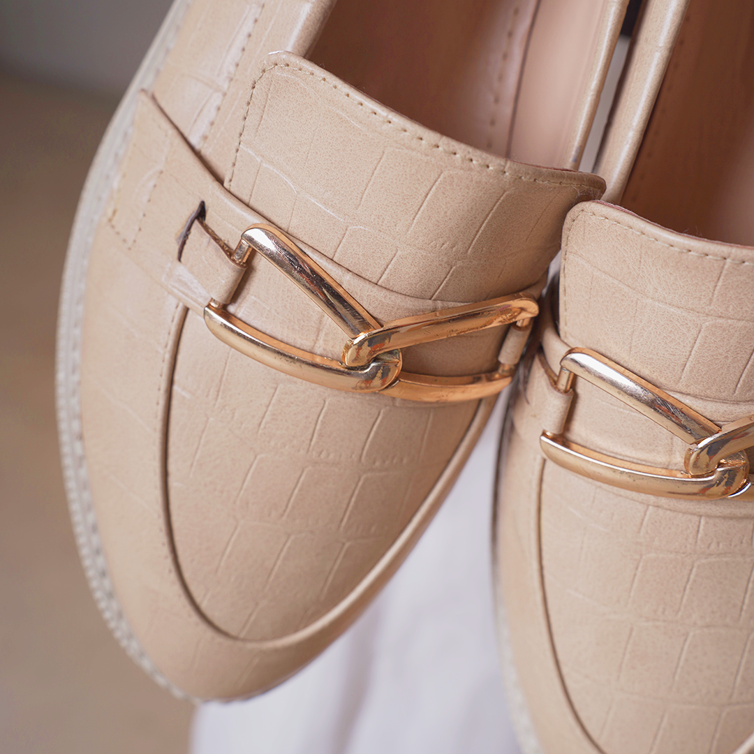 Plain Leather Women Moc Toe Flats With Low Heel - Beige