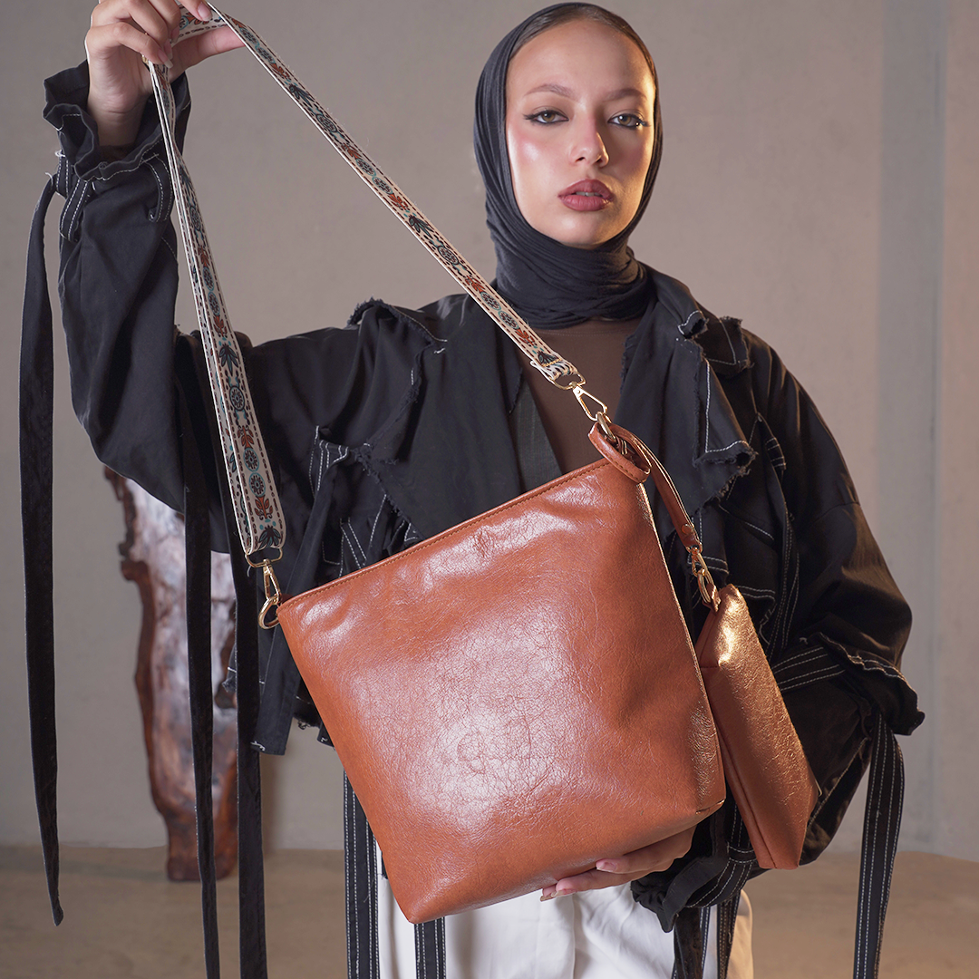 Plain Leather Bucket Bag With Extra Pocket - Camel