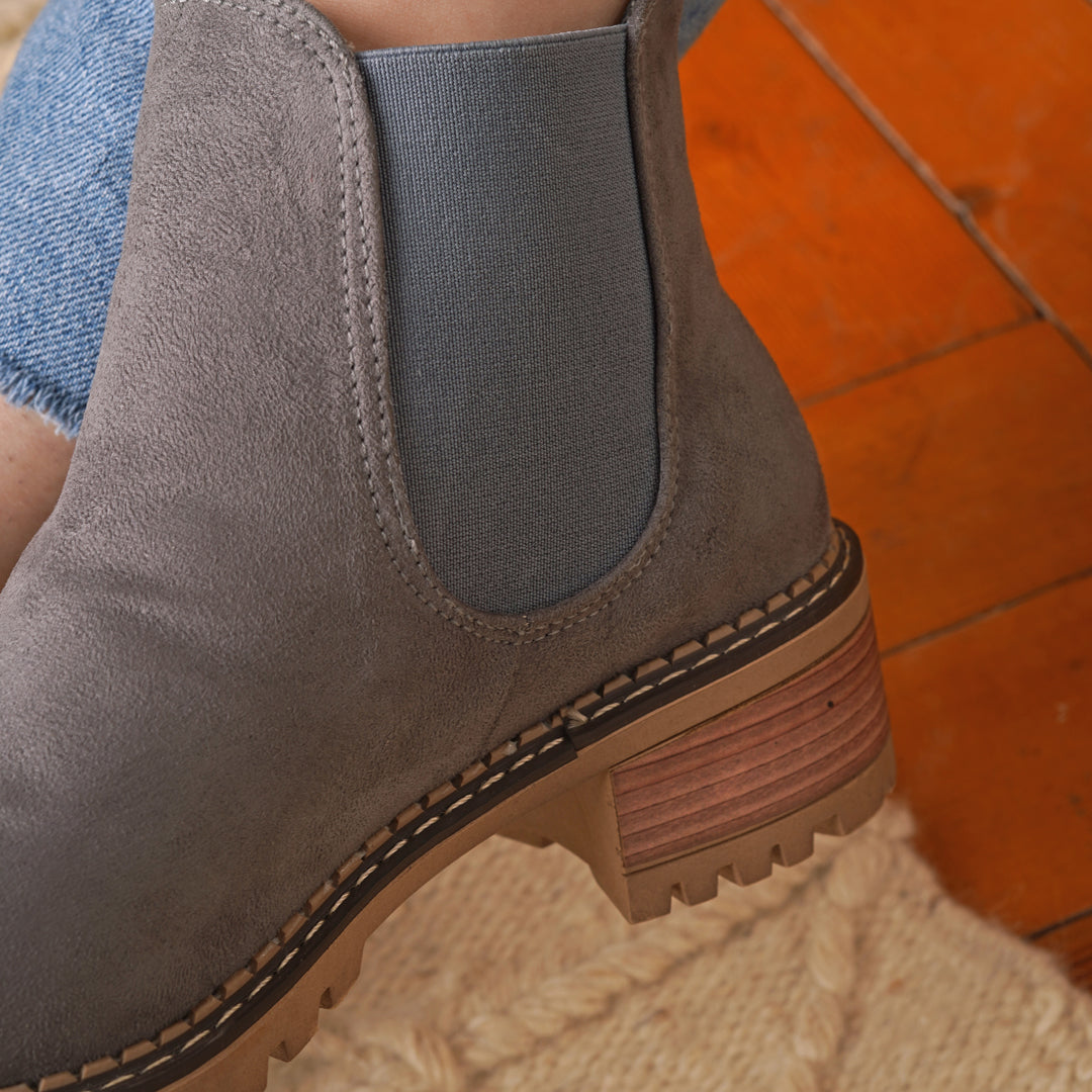 Leather Chelsea Half Boots With Elastic - Gray
