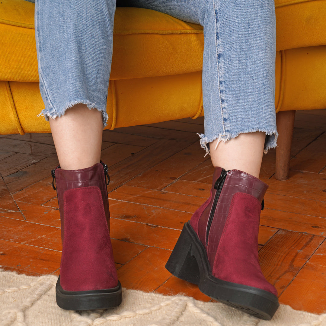 Sude Heels Boots With Side Zipper - Maroon