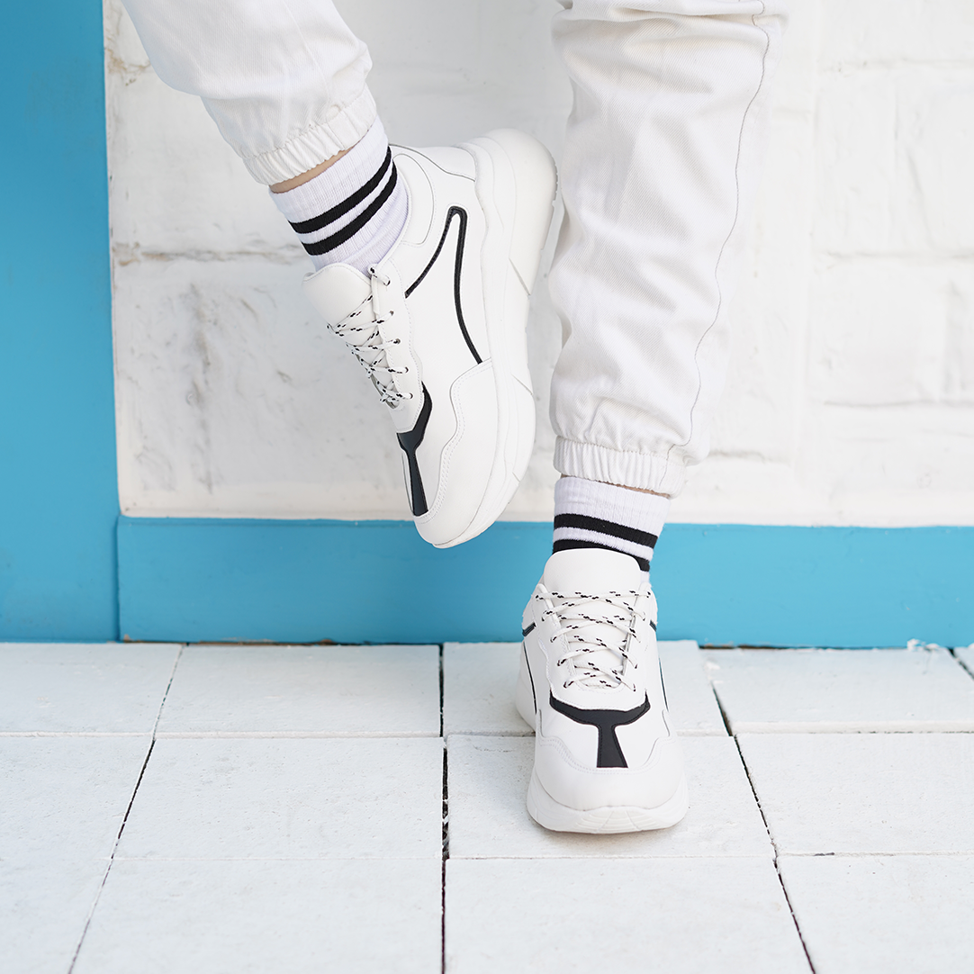 Kuntu | Neat Lace Up Sneakers - B&W