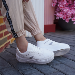 Magma |Laceup Sneakers - White