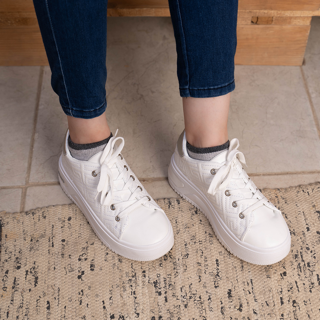 Stride | Lace Up Sneakers - Silver