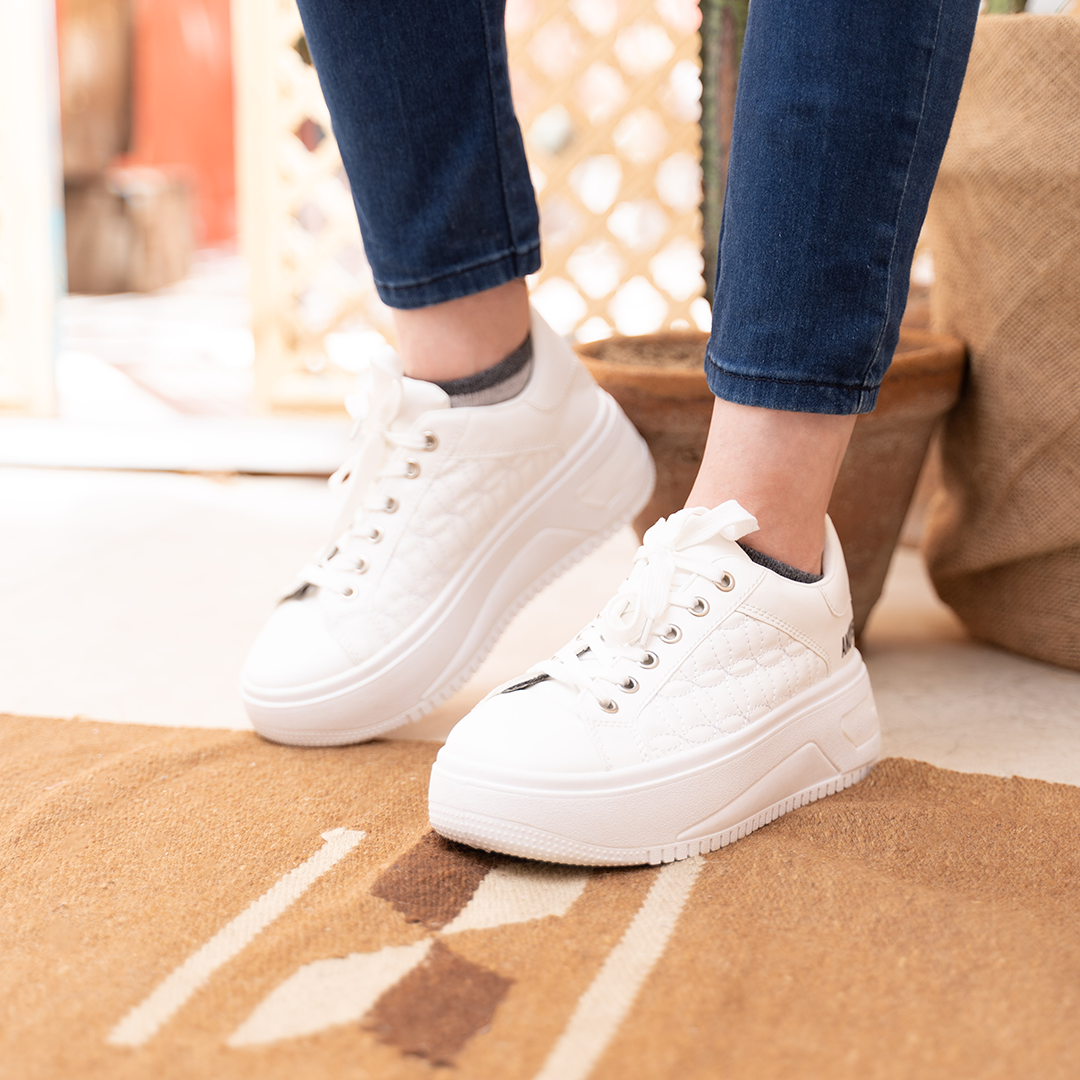Basi | Plain Lace Up Sneakers - White