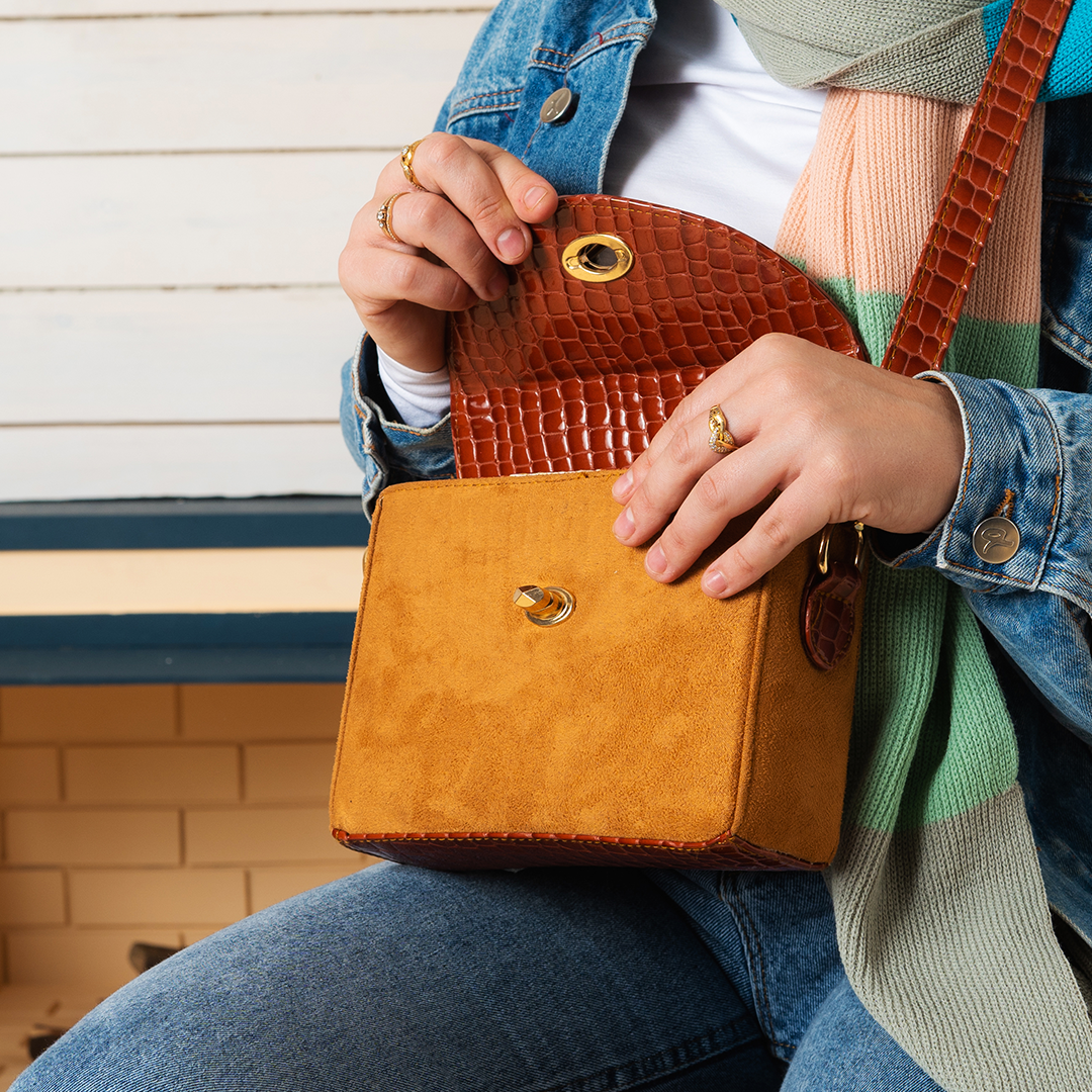 Plain Suede × Croco Box Cross Bag - CAMEL