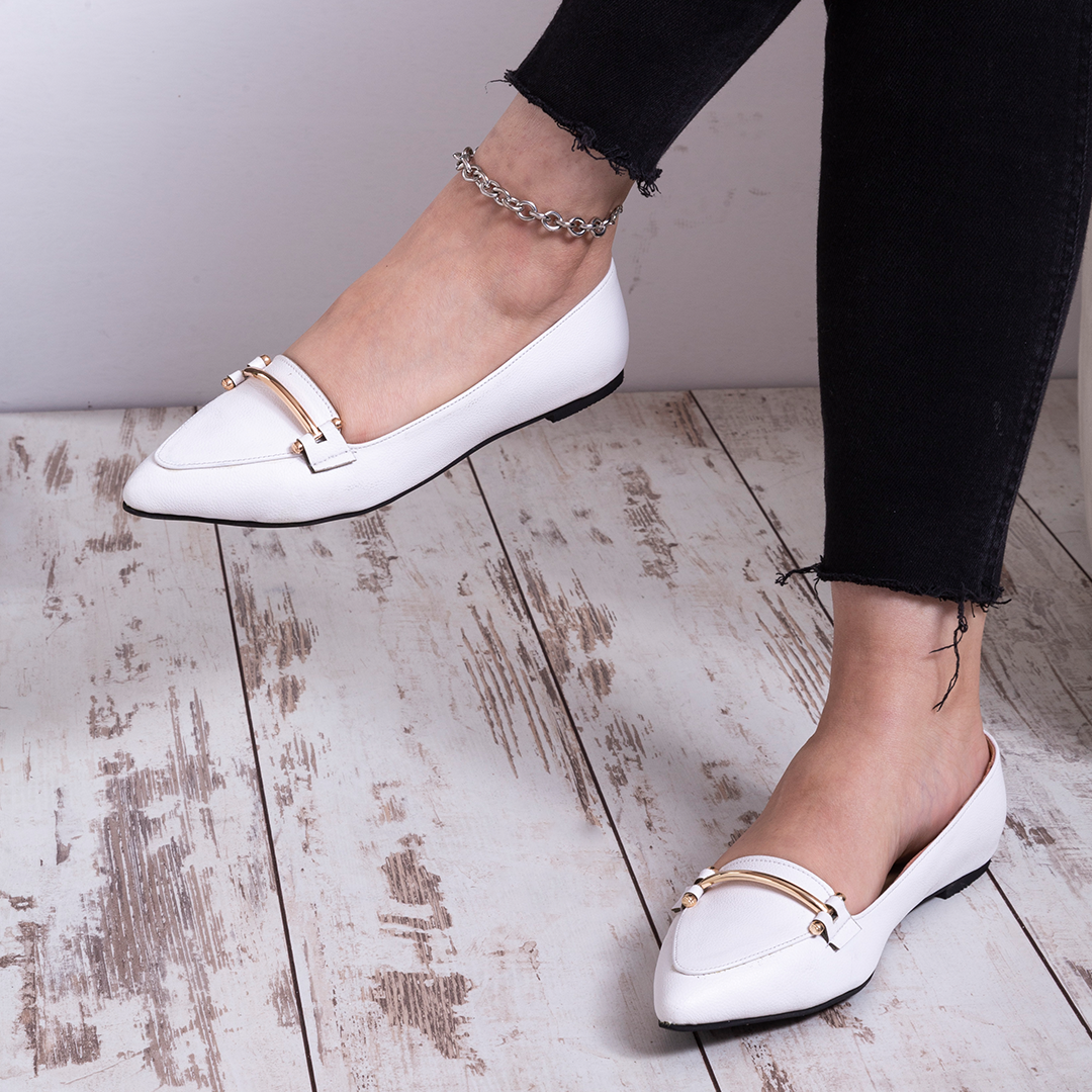 Plain Leather Flats With Accessory - White